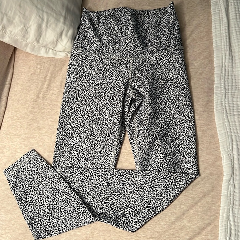 Old navy power soft leggings size M extra high rise